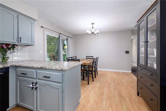 5808 Clark Circle, Kansas City, KS 66106