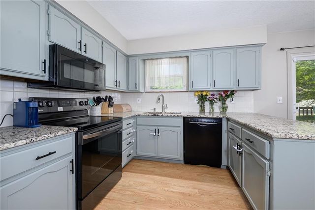 5808 Clark Circle, Kansas City, KS 66106