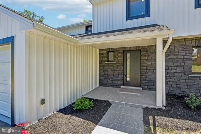 444 ROCKSVILLE RD, Southampton, PA 18966