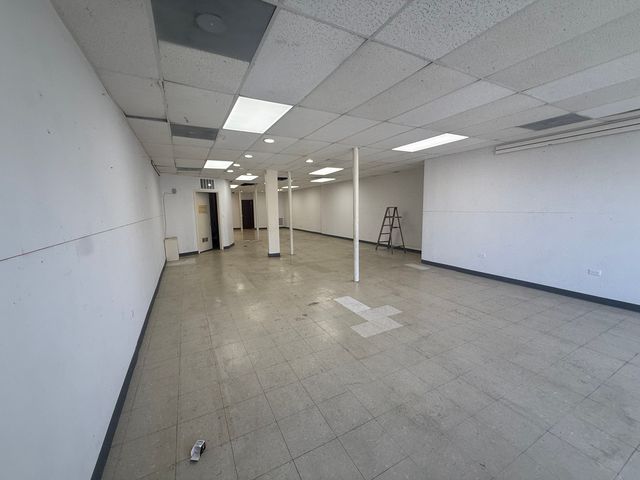 5221 W BELMONT Avenue, Chicago, IL 60641