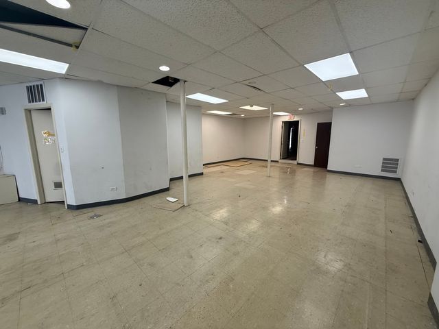5221 W BELMONT Avenue, Chicago, IL 60641