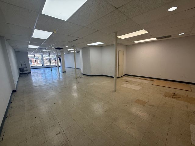 5221 W BELMONT Avenue, Chicago, IL 60641