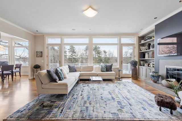 89 Mattison Dr, Concord, MA 01742