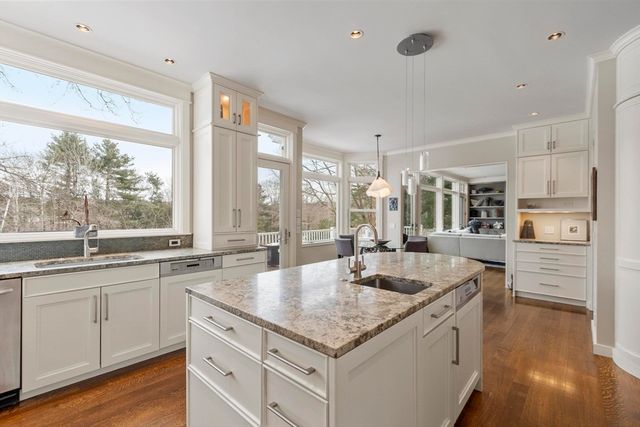 89 Mattison Dr, Concord, MA 01742