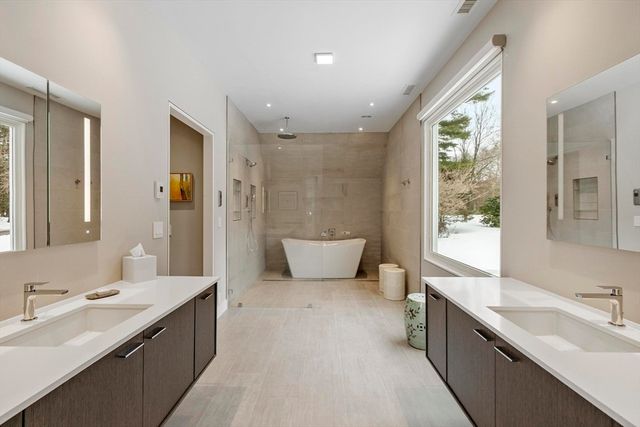 89 Mattison Dr, Concord, MA 01742