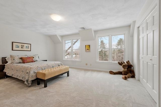 89 Mattison Dr, Concord, MA 01742