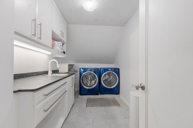 89 Mattison Dr, Concord, MA 01742