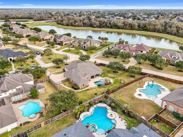 17703 Fairhaven Lake Drive, Cypress, TX 77433