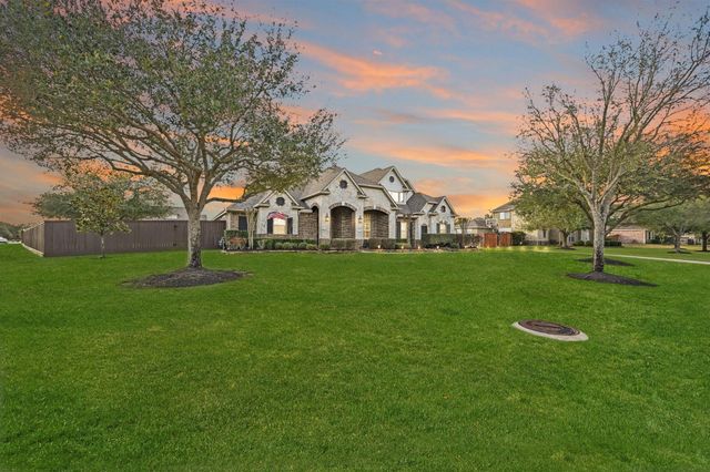 17703 Fairhaven Lake Drive, Cypress, TX 77433