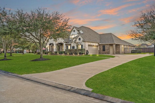 17703 Fairhaven Lake Drive, Cypress, TX 77433