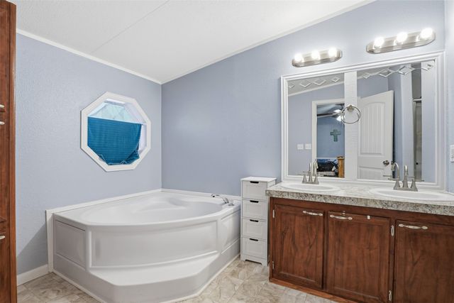 1507 Smooth Stone Drive, Cleburne, TX 76033