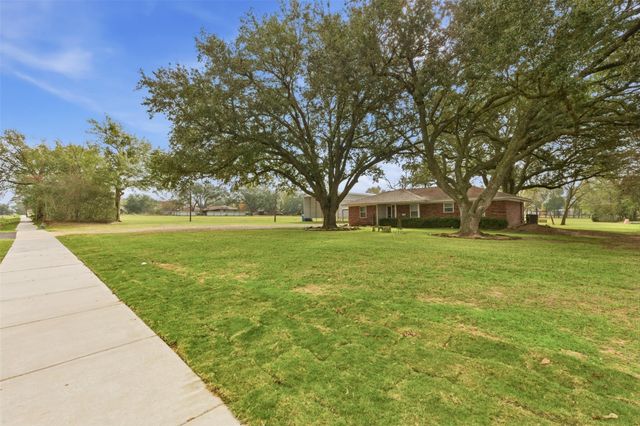 31921 Waller Tomball Road, Waller, TX 77484
