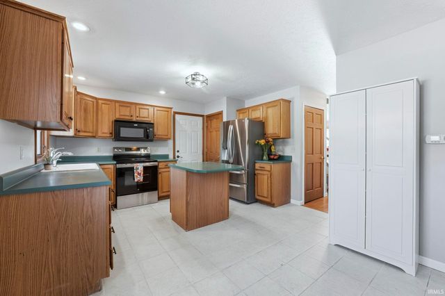 29299 Raintree Court, Elkhart, IN 46517