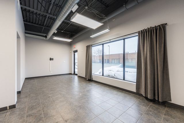 30W260 Butterfield Road 206, Warrenville, IL 60555