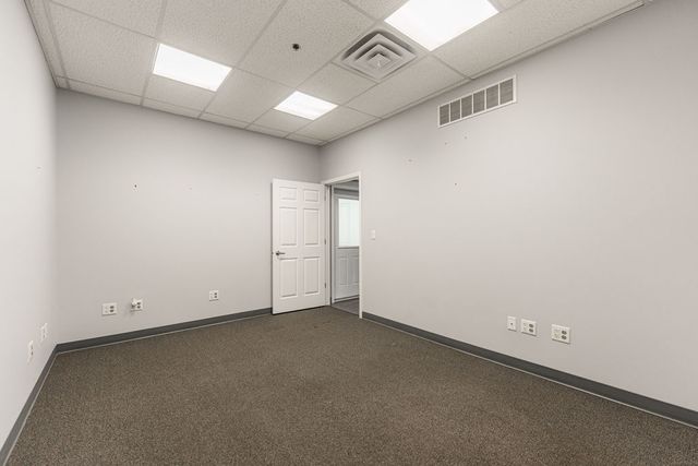 30W260 Butterfield Road 206, Warrenville, IL 60555