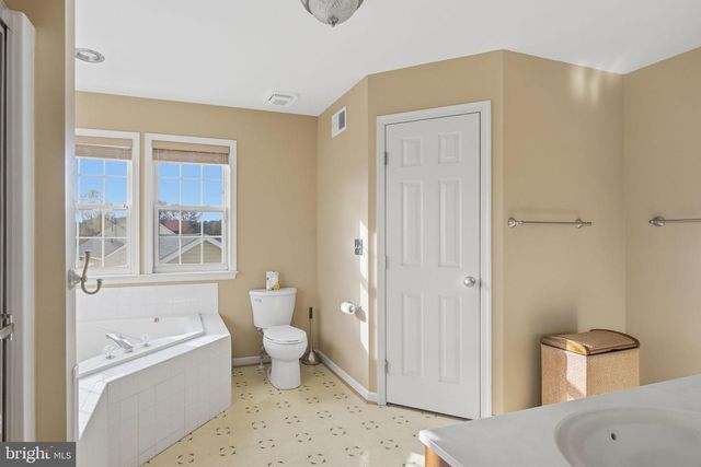 103 LACOSTA BLVD, Martinsburg, WV 25405