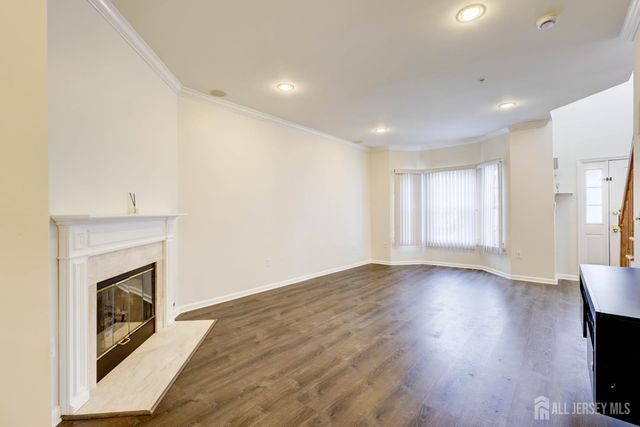 100 Forest Drive, Piscataway, NJ 08854