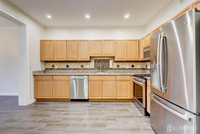 100 Forest Drive, Piscataway, NJ 08854