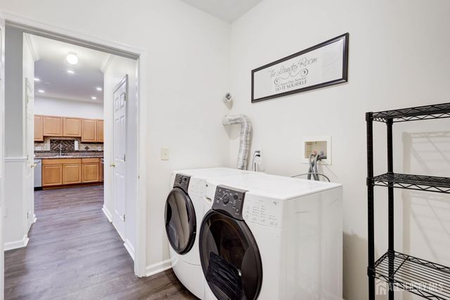 100 Forest Drive, Piscataway, NJ 08854