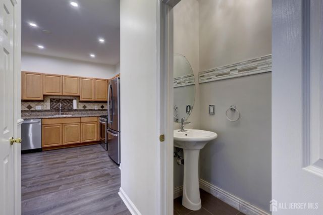 100 Forest Drive, Piscataway, NJ 08854