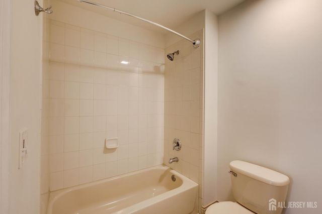 100 Forest Drive, Piscataway, NJ 08854