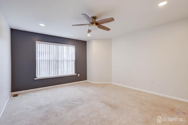 100 Forest Drive, Piscataway, NJ 08854