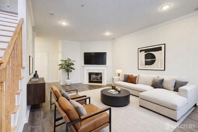 100 Forest Drive, Piscataway, NJ 08854