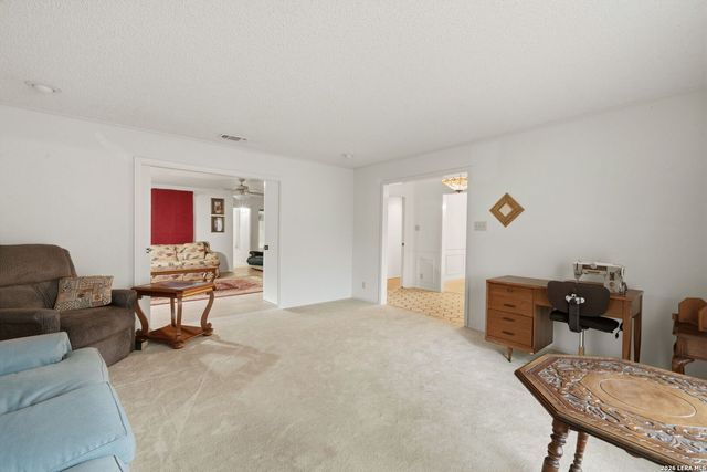 6200 SHADY BRK, Windcrest, TX 78239