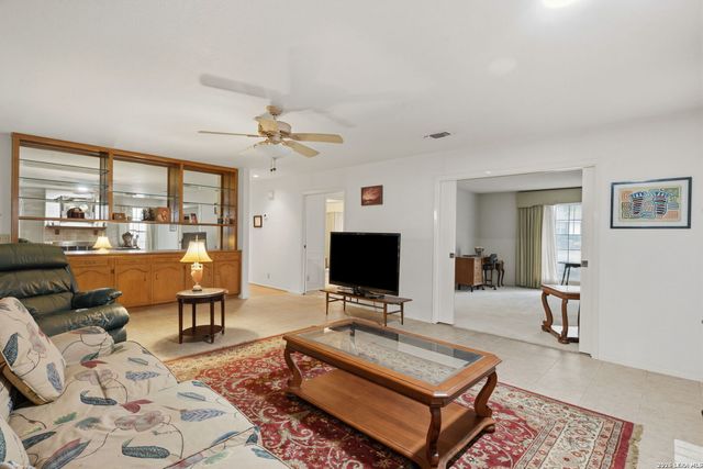 6200 SHADY BRK, Windcrest, TX 78239