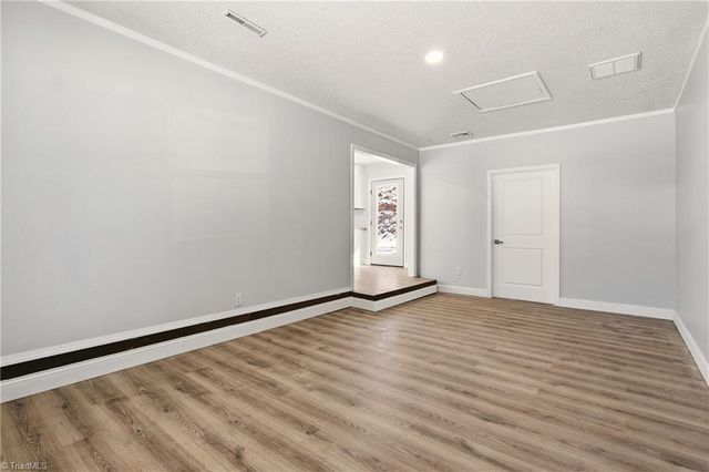 5141 Butterfield Drive, Winston-salem, NC 27105