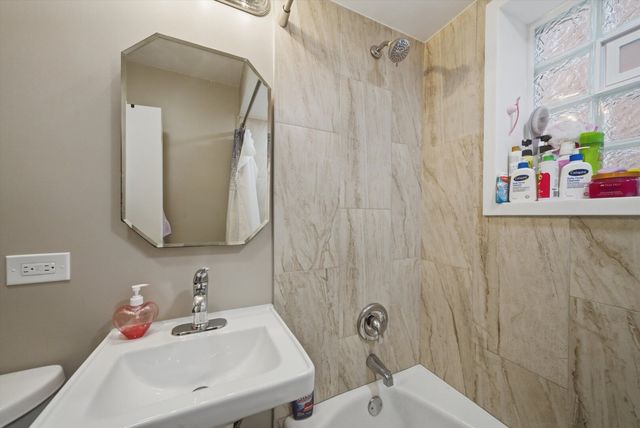 3172 W Meadow Lane Drive 26, Merrionette Park, IL 60803