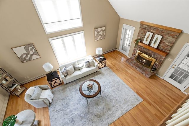 8 Caitlin Ln, Topsfield, MA 01983