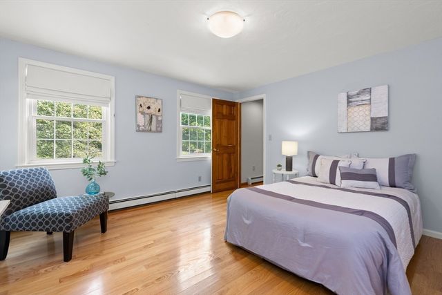 8 Caitlin Ln, Topsfield, MA 01983