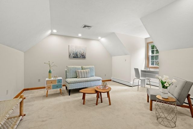 8 Caitlin Ln, Topsfield, MA 01983