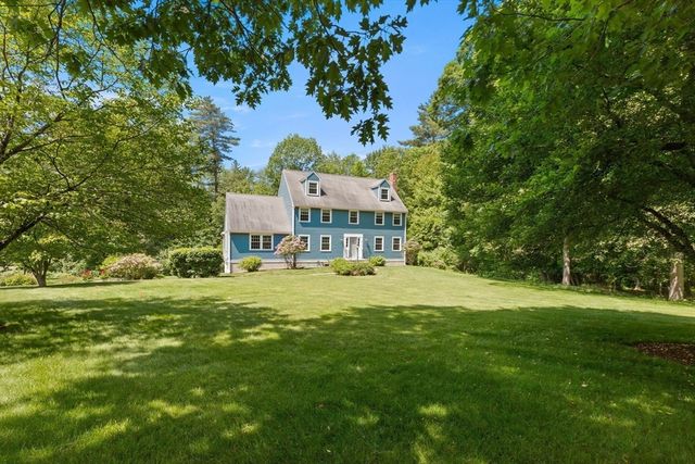 8 Caitlin Ln, Topsfield, MA 01983