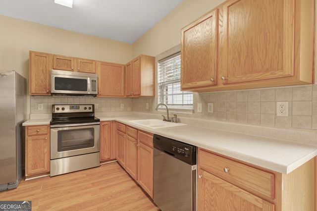 1102 Pleasant Oaks Court, Lawrenceville, GA 30044