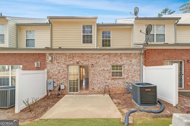 1102 Pleasant Oaks Court, Lawrenceville, GA 30044