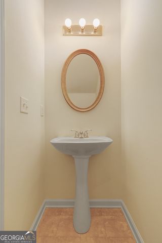 1102 Pleasant Oaks Court, Lawrenceville, GA 30044