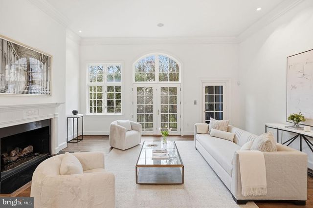 904 MACKALL AVE, Mclean, VA 22101