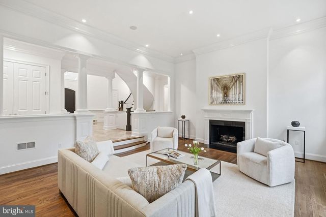 904 MACKALL AVE, Mclean, VA 22101