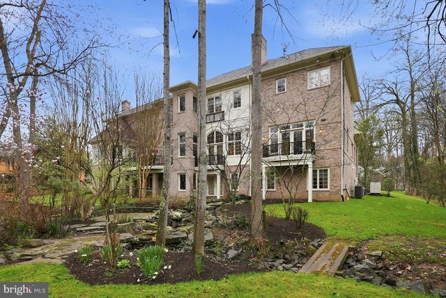 904 MACKALL AVE, Mclean, VA 22101