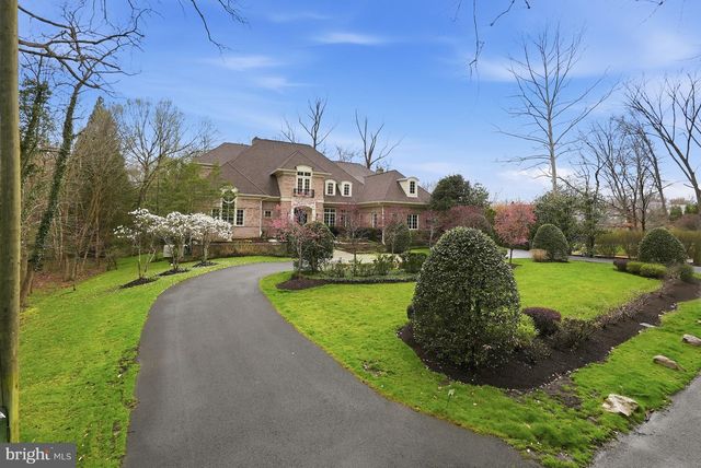 904 MACKALL AVE, Mclean, VA 22101