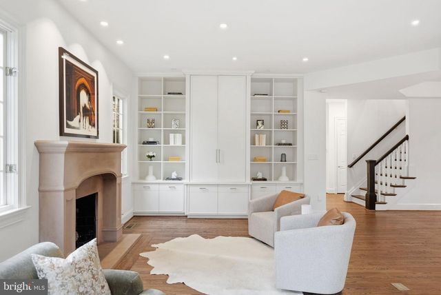 904 MACKALL AVE, Mclean, VA 22101