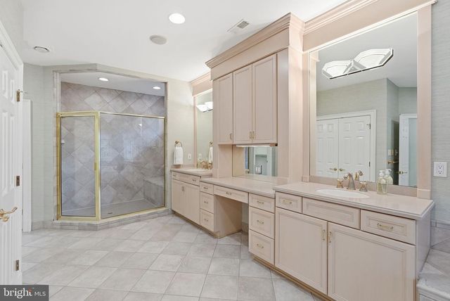 904 MACKALL AVE, Mclean, VA 22101