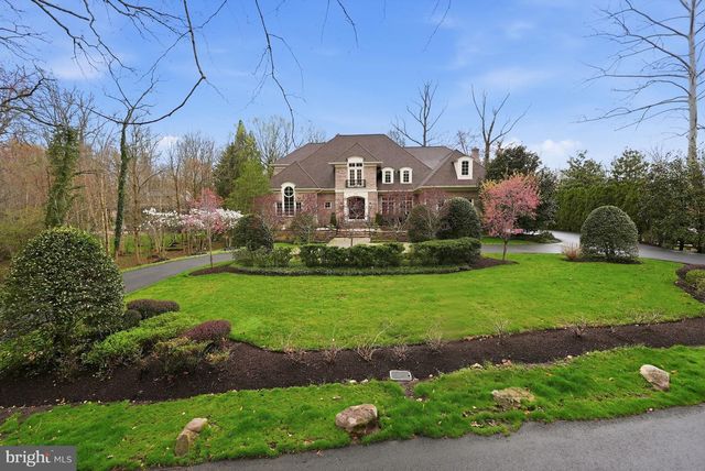 904 MACKALL AVE, Mclean, VA 22101