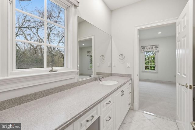 904 MACKALL AVE, Mclean, VA 22101