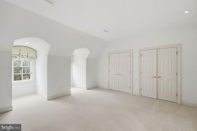 904 MACKALL AVE, Mclean, VA 22101