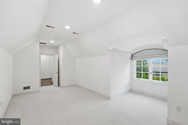 904 MACKALL AVE, Mclean, VA 22101