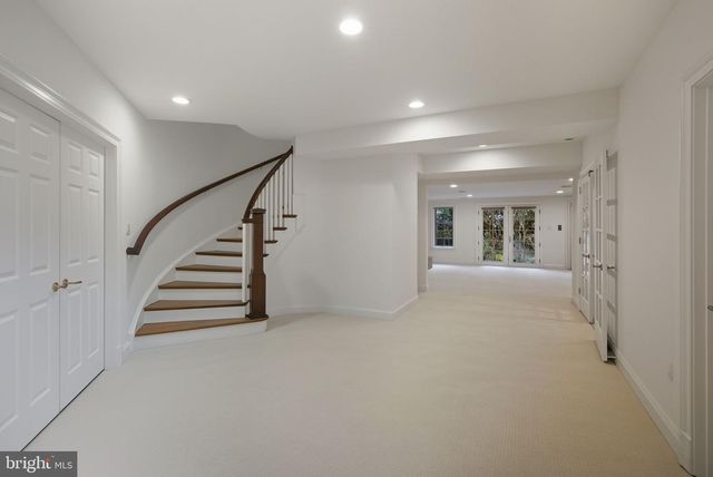 904 MACKALL AVE, Mclean, VA 22101