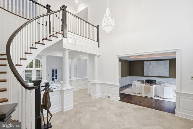 904 MACKALL AVE, Mclean, VA 22101